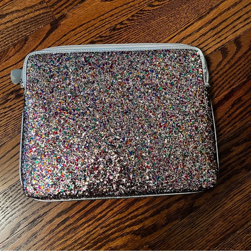 ⭐️ Nine West VIP Tablet Sleeve